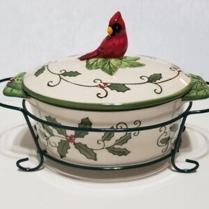 Temptations Cardinal 9oz casserole dish. Comes with wire rack, top, and bottom.